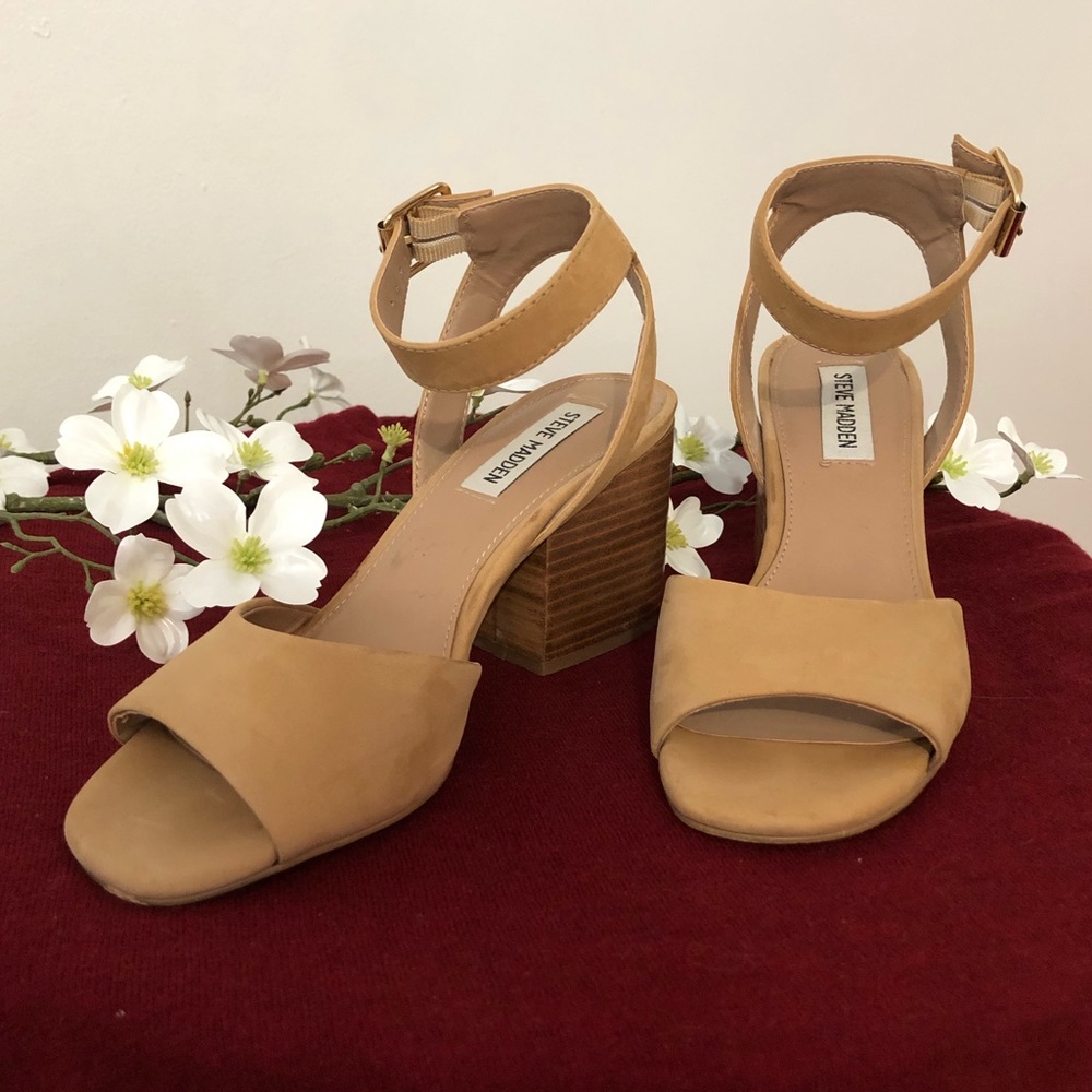Steve Madden sandals size 7m